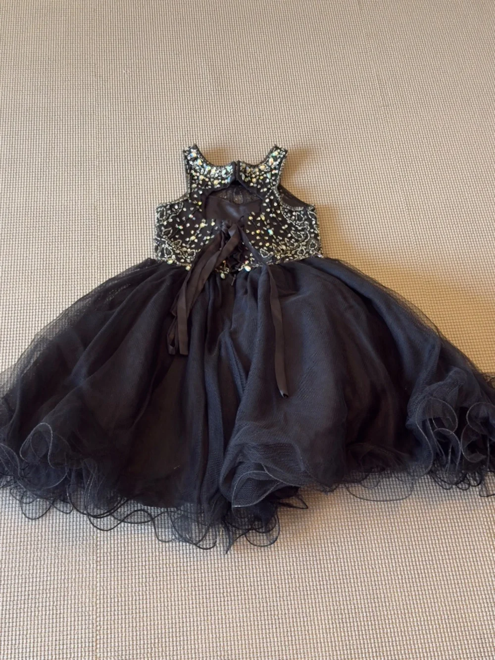 CINDERELLA COUTURE halter illusion neck sleeveless sparkling formal party size 4
